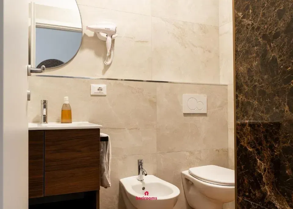 Photo 10 of 10, Barirooms - Cardassi Suites