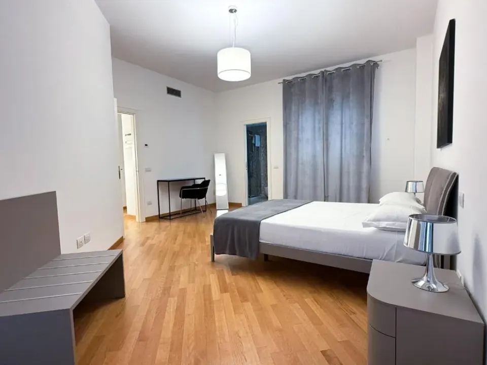 Photo 2 of 10, Room 56 - Suites