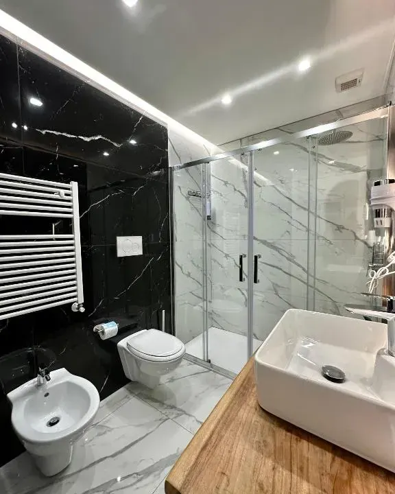 Photo 9 of 10, Oltremare Luxury Suites