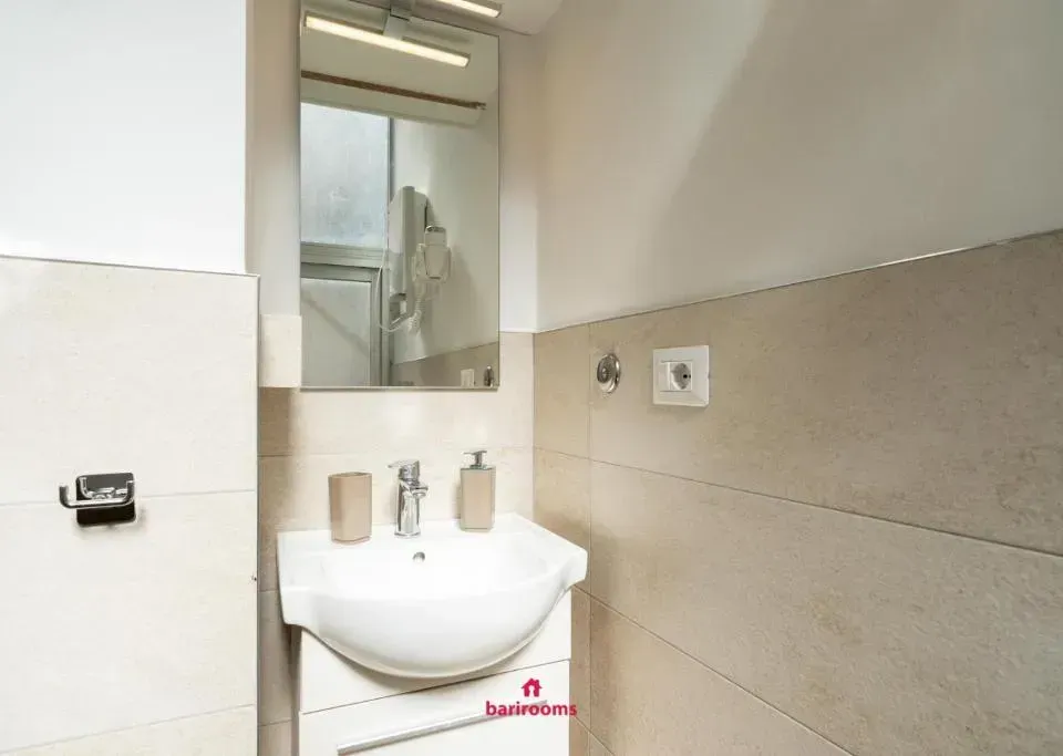 Photo 5 of 10, Barirooms - Picca 24