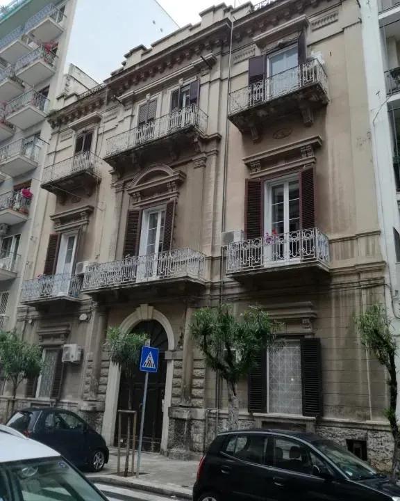 Photo 5 of 10, HOUSE of COLORS