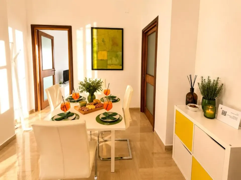Photo 4 of 10, Caesar apartment