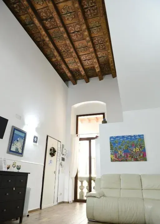 Photo 4 of 10, Sisters residence