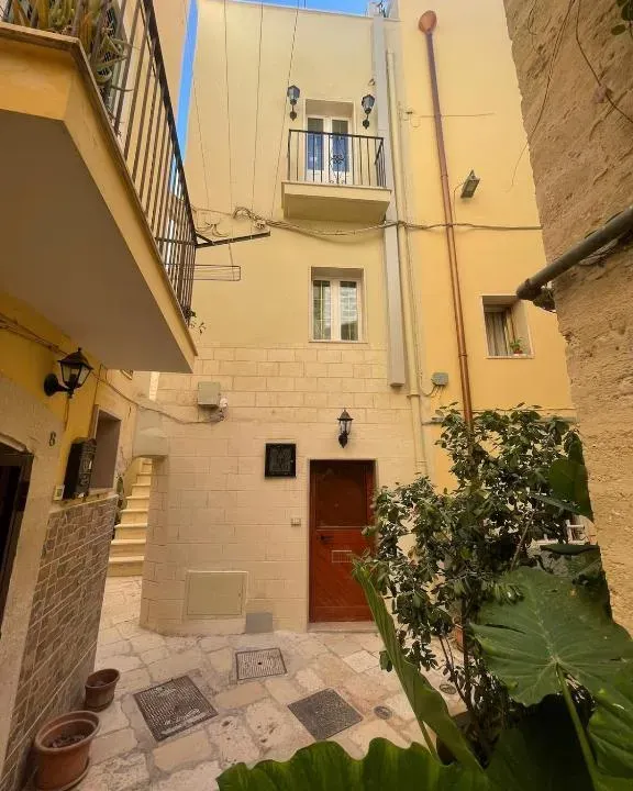 Photo 1 of 10, ROSAS Guest House - Palazzo S, Annunziata