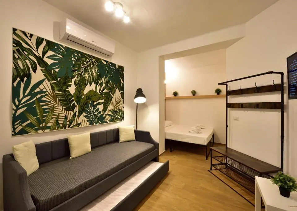 Photo 1 of 10, LOFT - Modern house