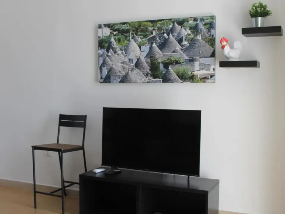 Photo 4 of 10, M&M Apartment