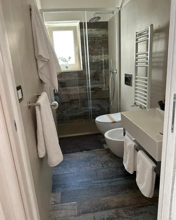 Photo 4 of 10, Home J&J