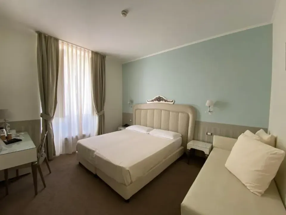 Photo 9 of 10, JR Hotels Oriente Bari