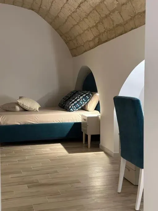 Photo 4 of 10, Mediterranean House
