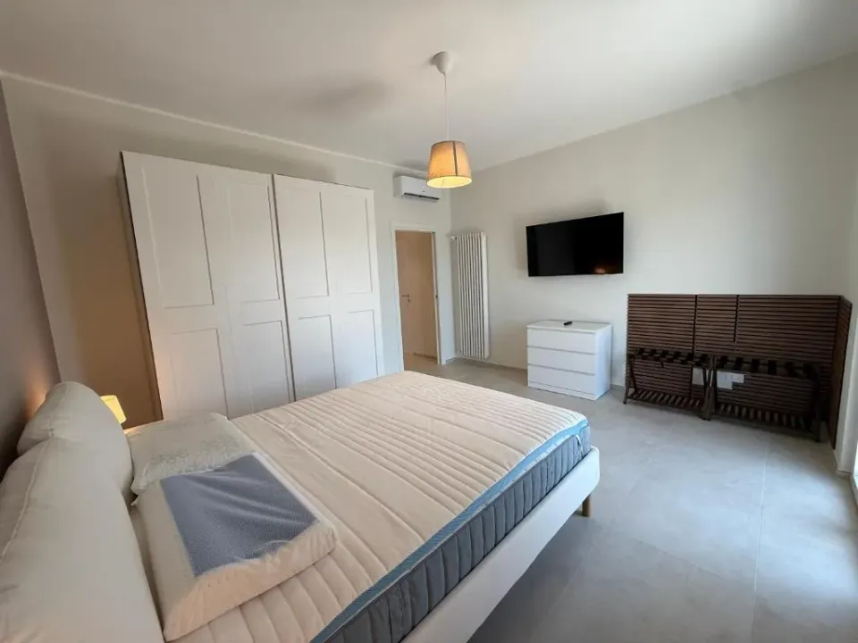 Photo 5 of 10, Sunset Luxury Home