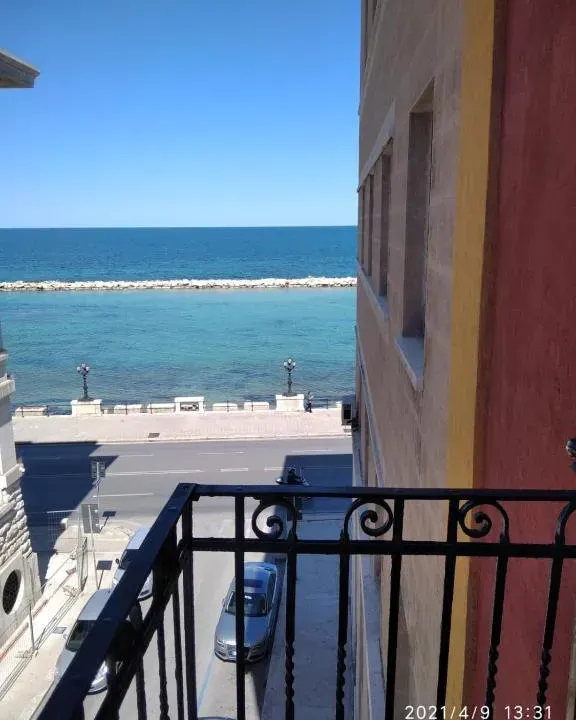 Photo 8 of 10, Mariantomare casa vacanze monolocale lungomare Bari