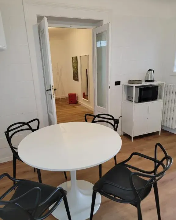 Photo 10 of 10, Central Station Apartment 1