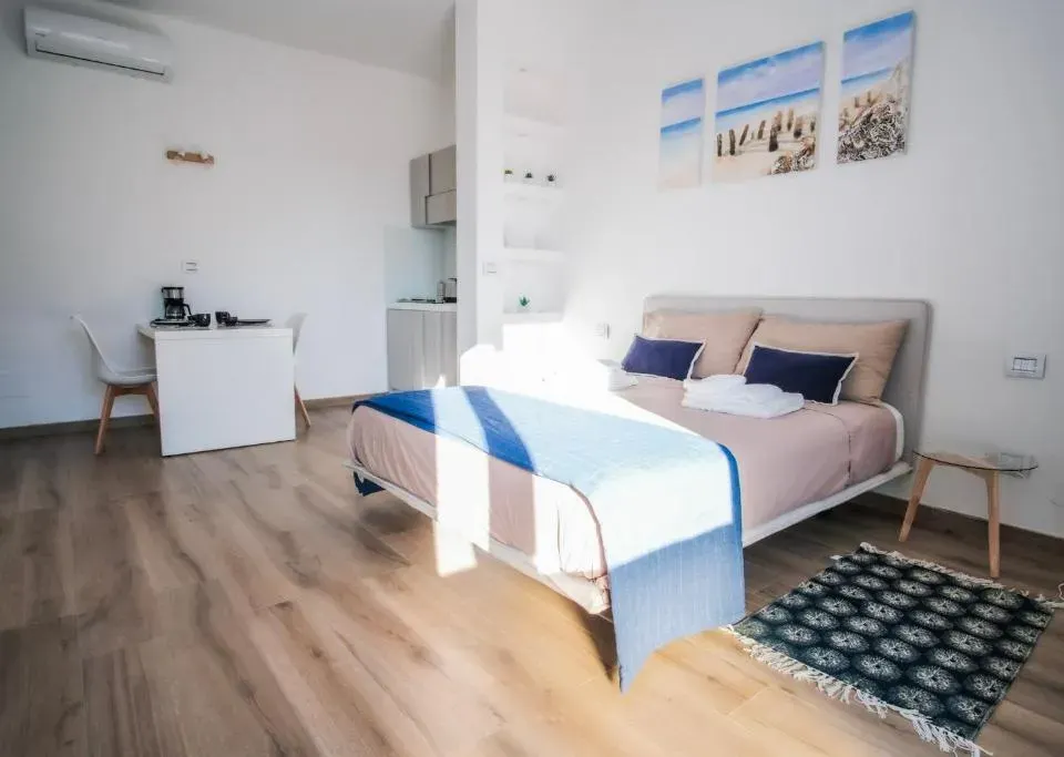 Photo 7 of 10, Rossani Miniapartdeluxe - Business Suite
