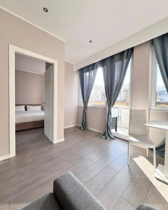 Photo 7 of 10, Best Stay-Calefati 80 Suite Apartment