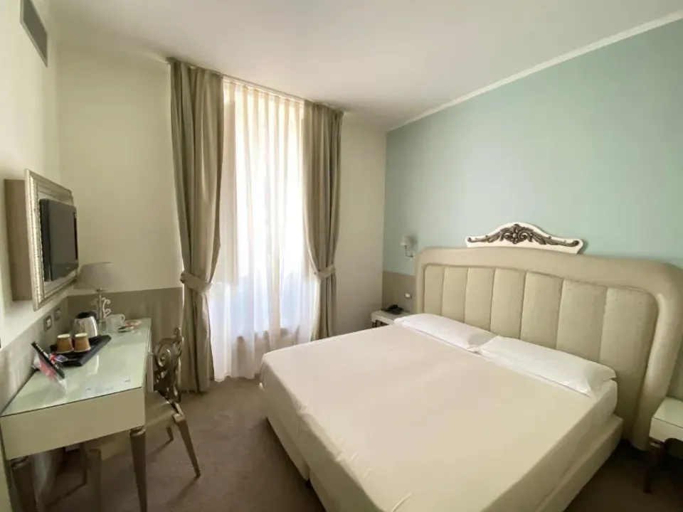 Photo 1 of 10, JR Hotels Oriente Bari