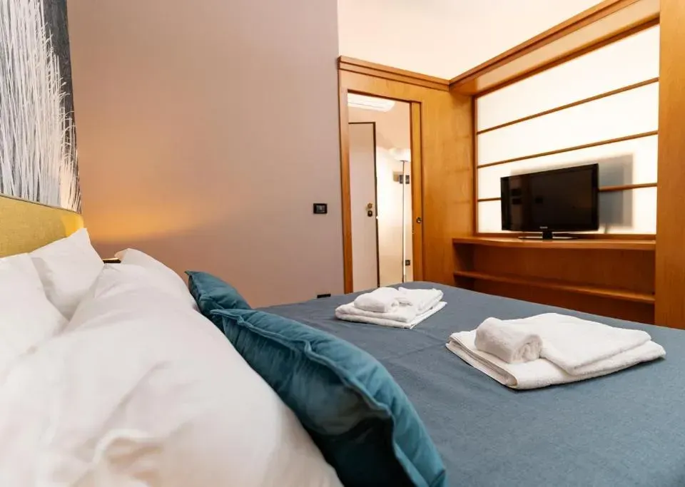 Photo 6 of 10, Apulia Re' Aparthotel & Suites