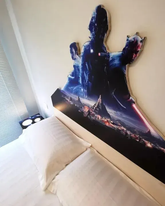 Photo 9 of 10, Red Carpet rooms