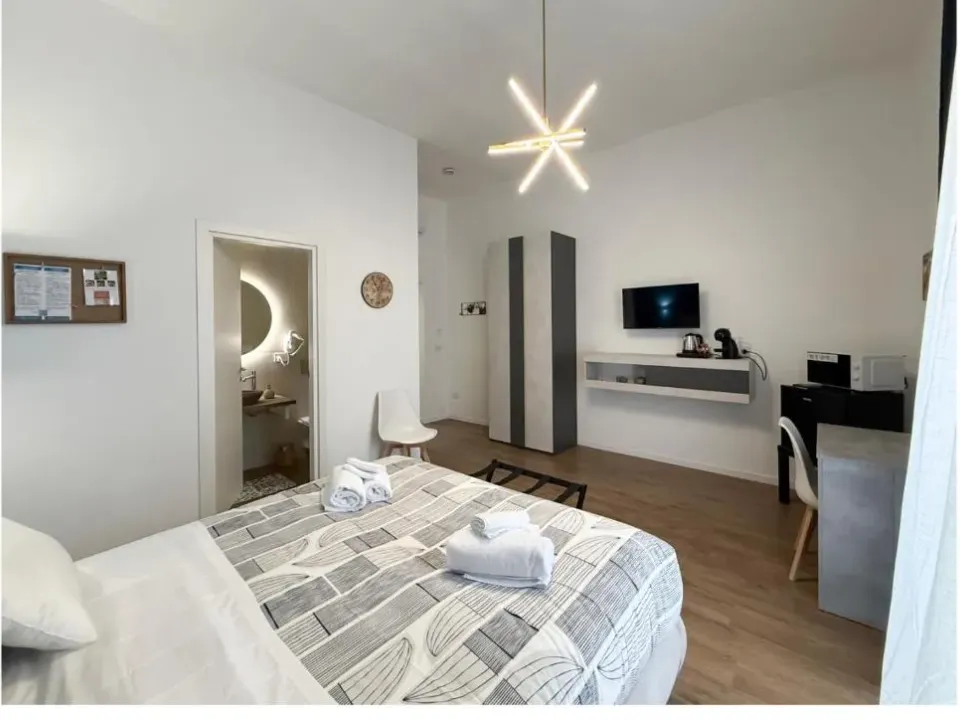 Photo 5 of 10, Dama Suites Bari