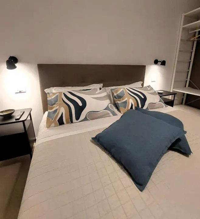 Photo 3 of 10, Solaria Suites