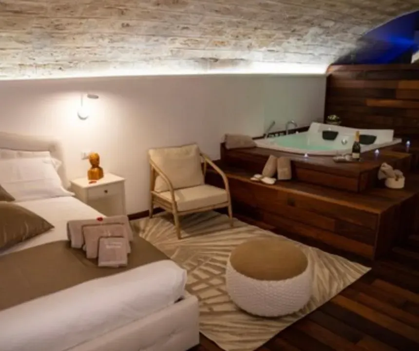 Photo 7 of 10, LC Luxury Apartment