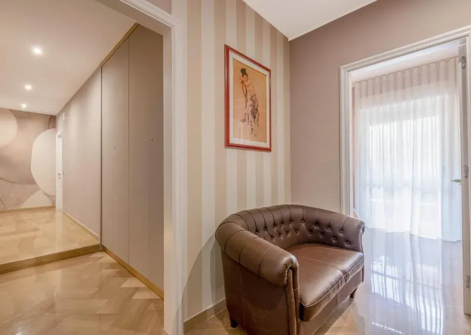 Photo 10 of 10, City Gate - luxury suites