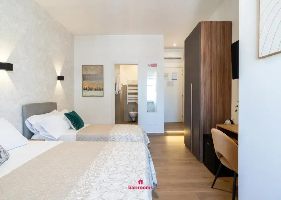 Photo 7 of 10, Barirooms - Sparano Suites