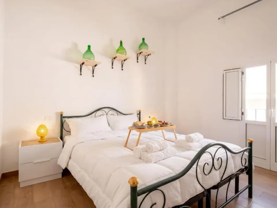 Photo 2 of 10, Vecchia Bari Apartments