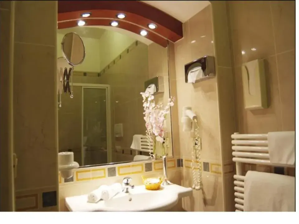Photo 10 of 10, Hotel Adria