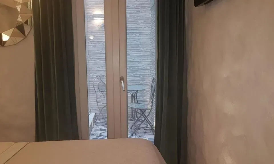 Photo 9 of 10, Room Del Giglio
