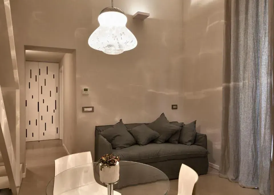 Photo 8 of 10, Palazzo Calò