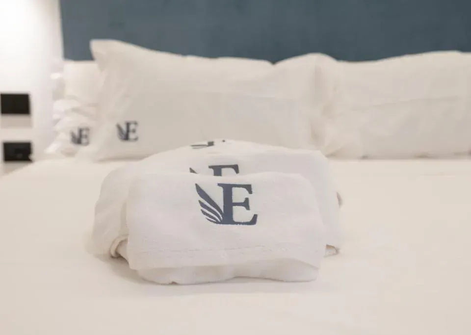 Photo 6 of 10, Ermes Suites & Rooms Bari