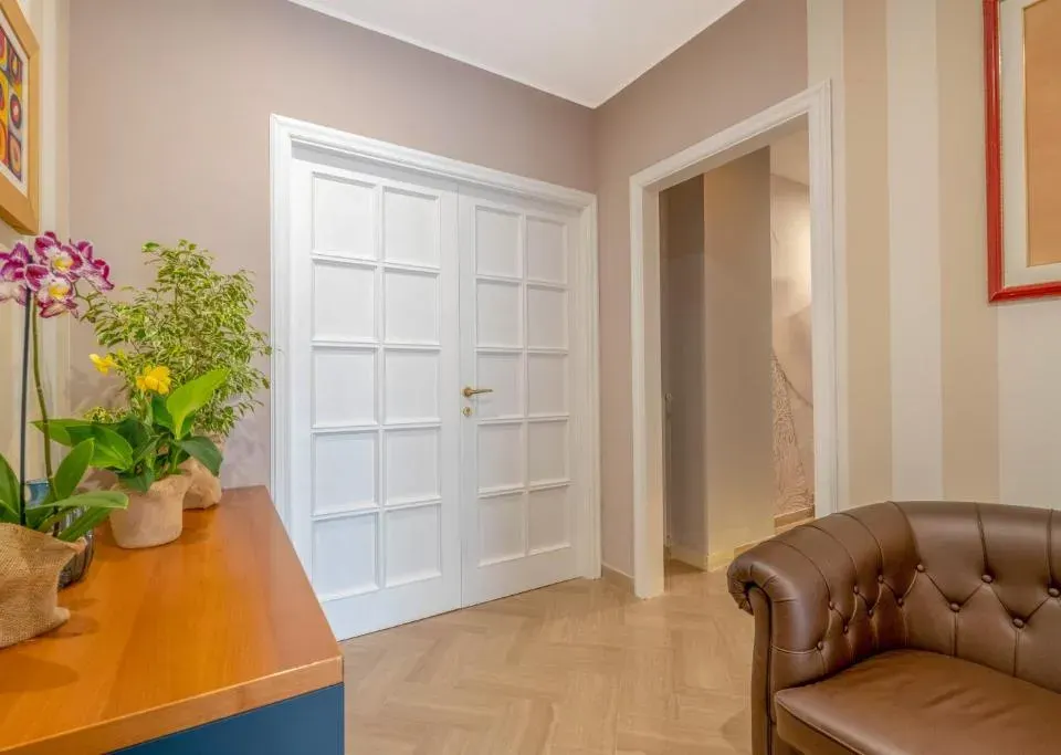 Photo 9 of 10, City Gate - luxury suites