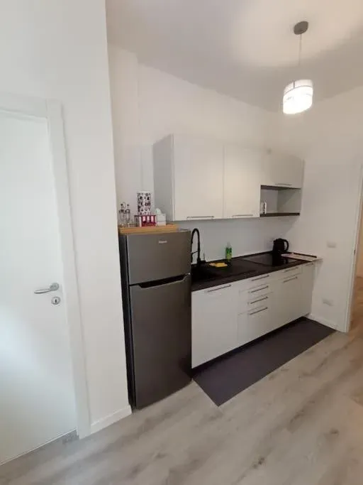 Photo 8 of 10, Andrea Central Apartment
