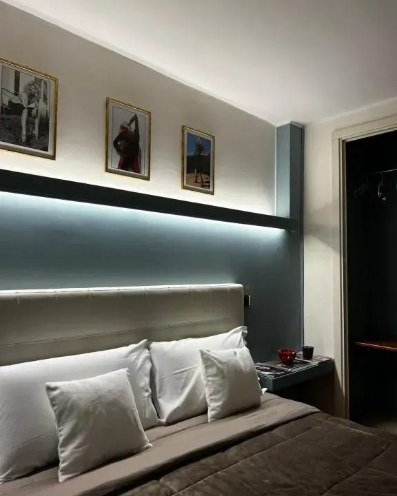 Photo 3 of 10, Calefati Gallery Luxury Apartment