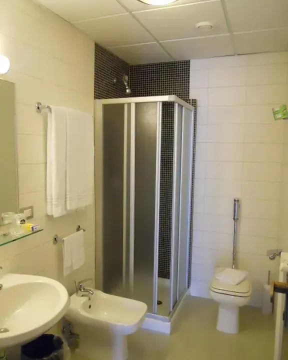Photo 6 of 10, Executive Business Hotel