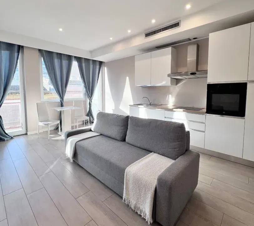 Photo 4 of 10, Best Stay-Calefati 80 Suite Apartment