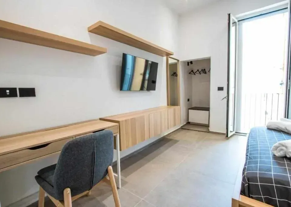 Photo 3 of 10, Astroom apartments