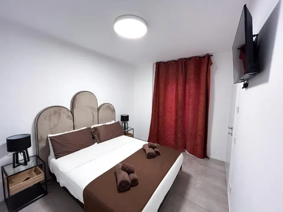 Photo 7 of 10, Marisabella Suite 6 - 8 - 12