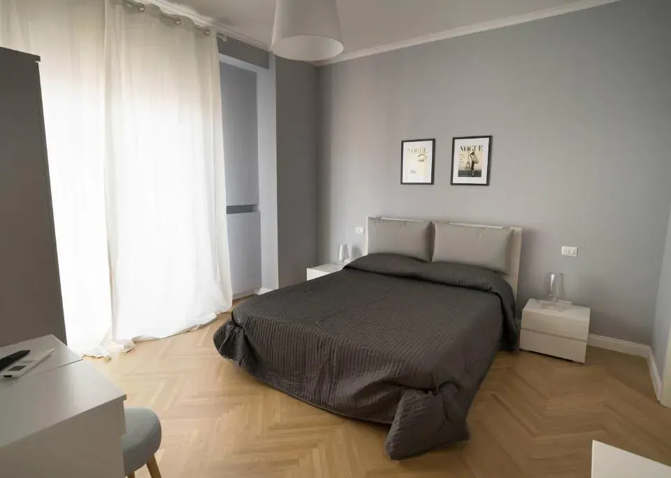 Photo 7 of 10, Room 56