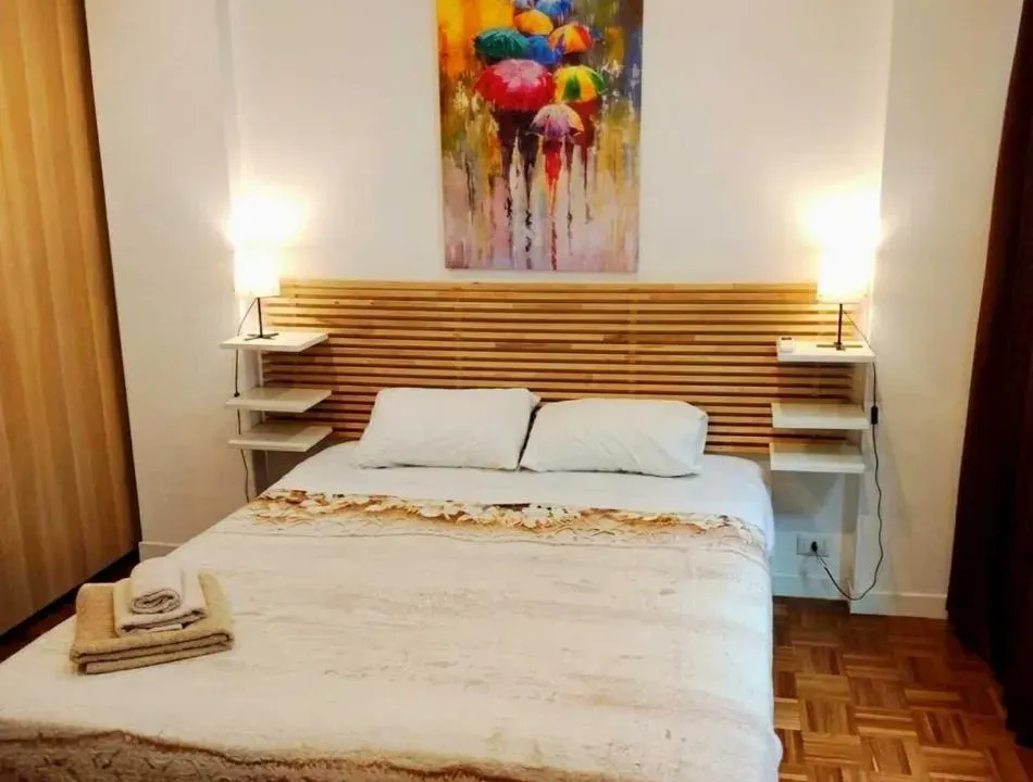 Photo 2 of 10, Casa dei Fiori Colorful Apt
