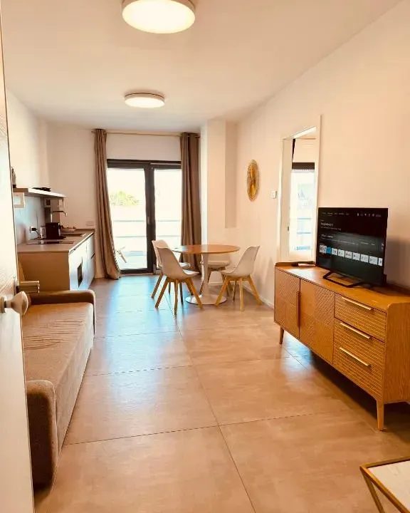 Photo 1 of 10, Marisabella Suite 7