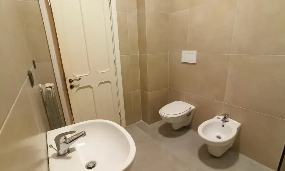 Photo 5 of 10, Casa Base