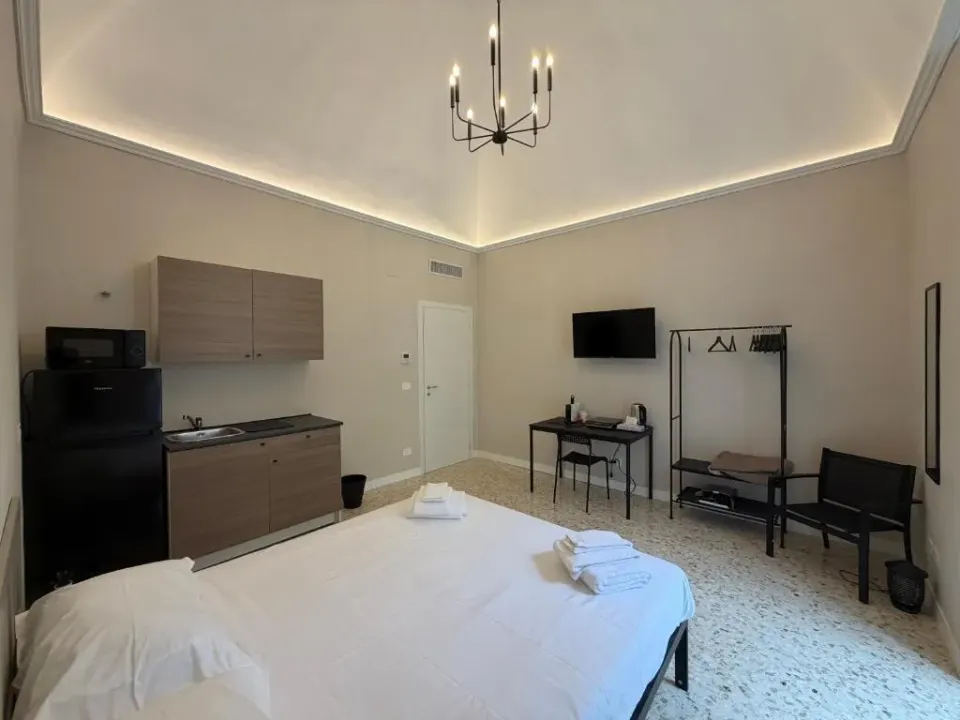 Photo 3 of 10, Manzoni Palace 900
