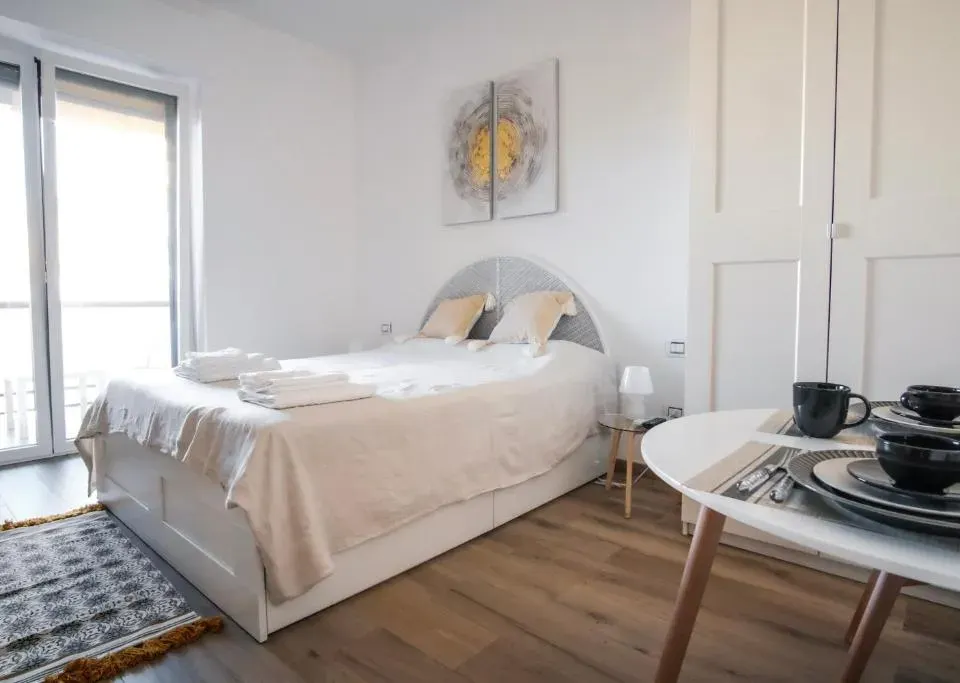 Photo 4 of 10, Rossani Miniapartdeluxe - Business Suite