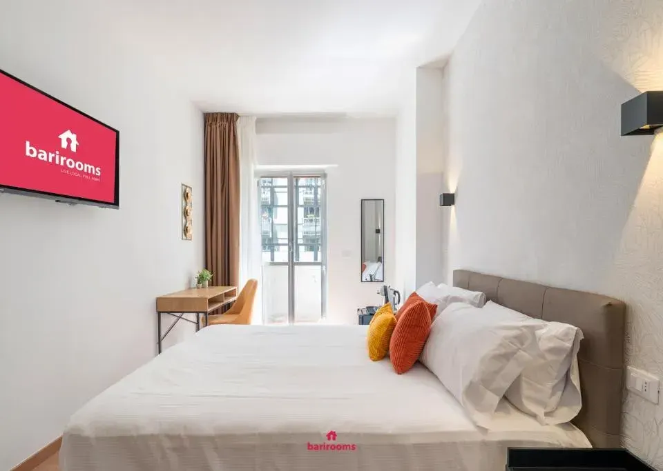 Photo 7 of 10, Opera Suites
