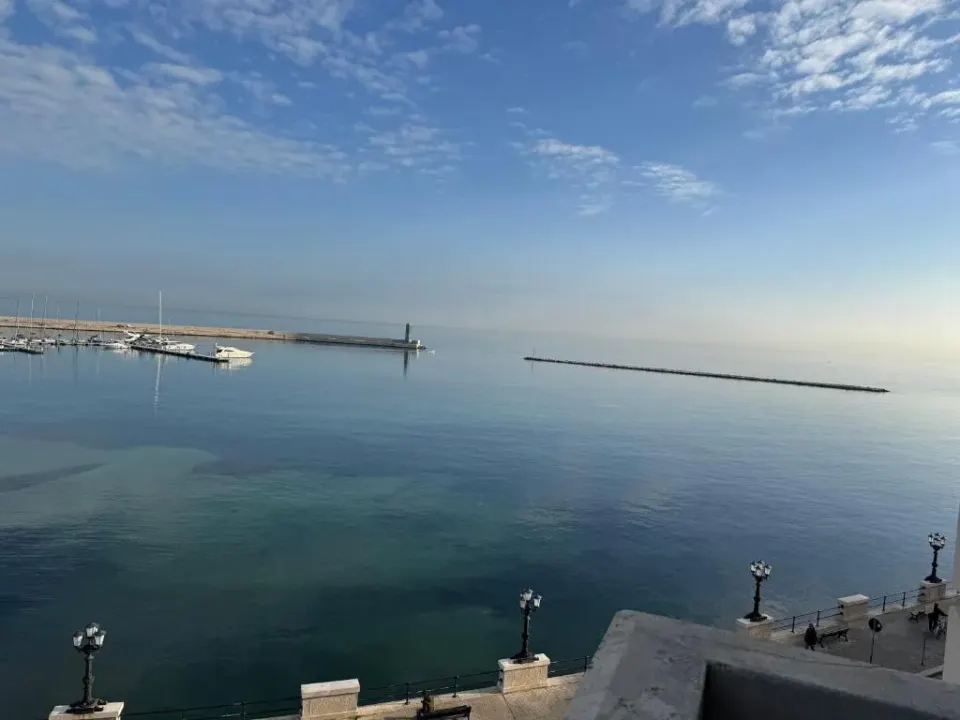 Photo 1 of 10, Azul