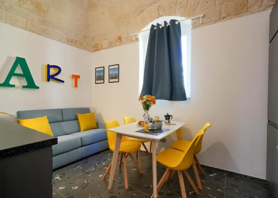 Photo 5 of 10, GuestHost - StayArt - Contemporary home for travellers