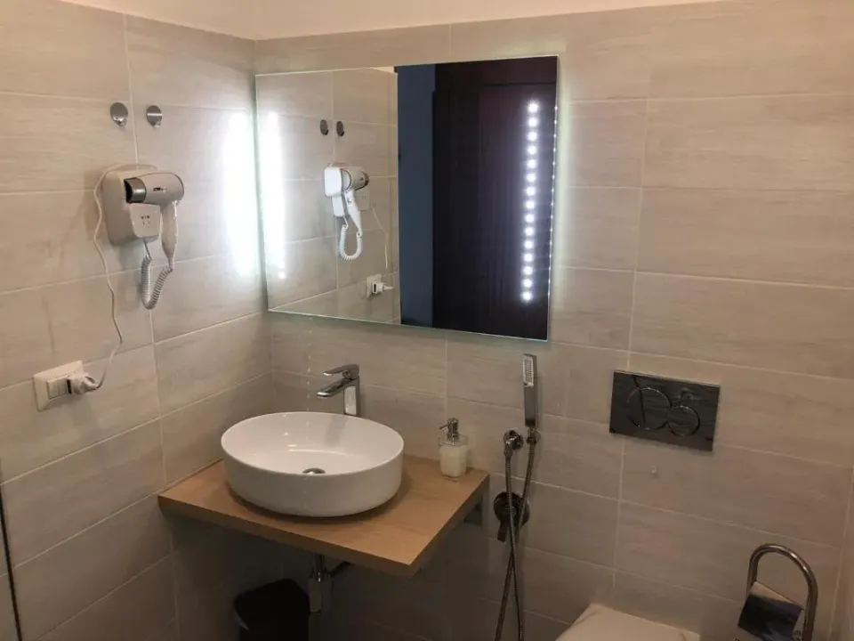 Photo 9 of 10, LB&B Short Stay