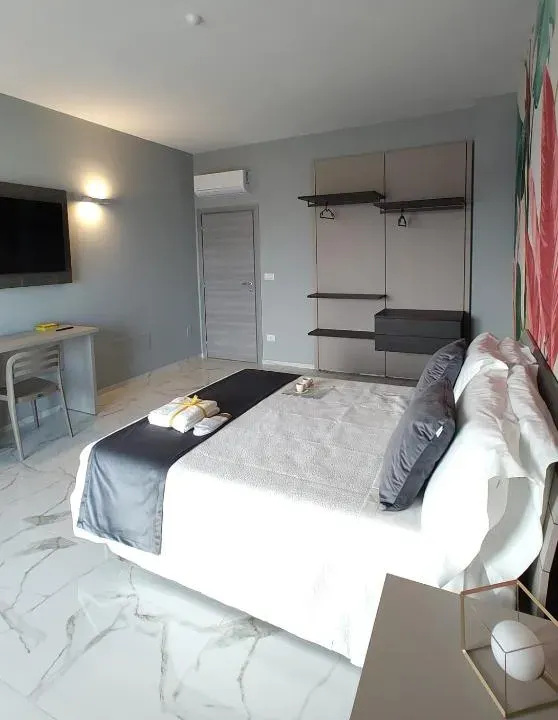 Photo 5 of 10, Luxury Melo Apartment