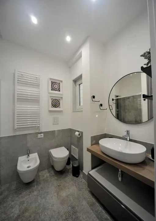 Photo 3 of 10, Suite107